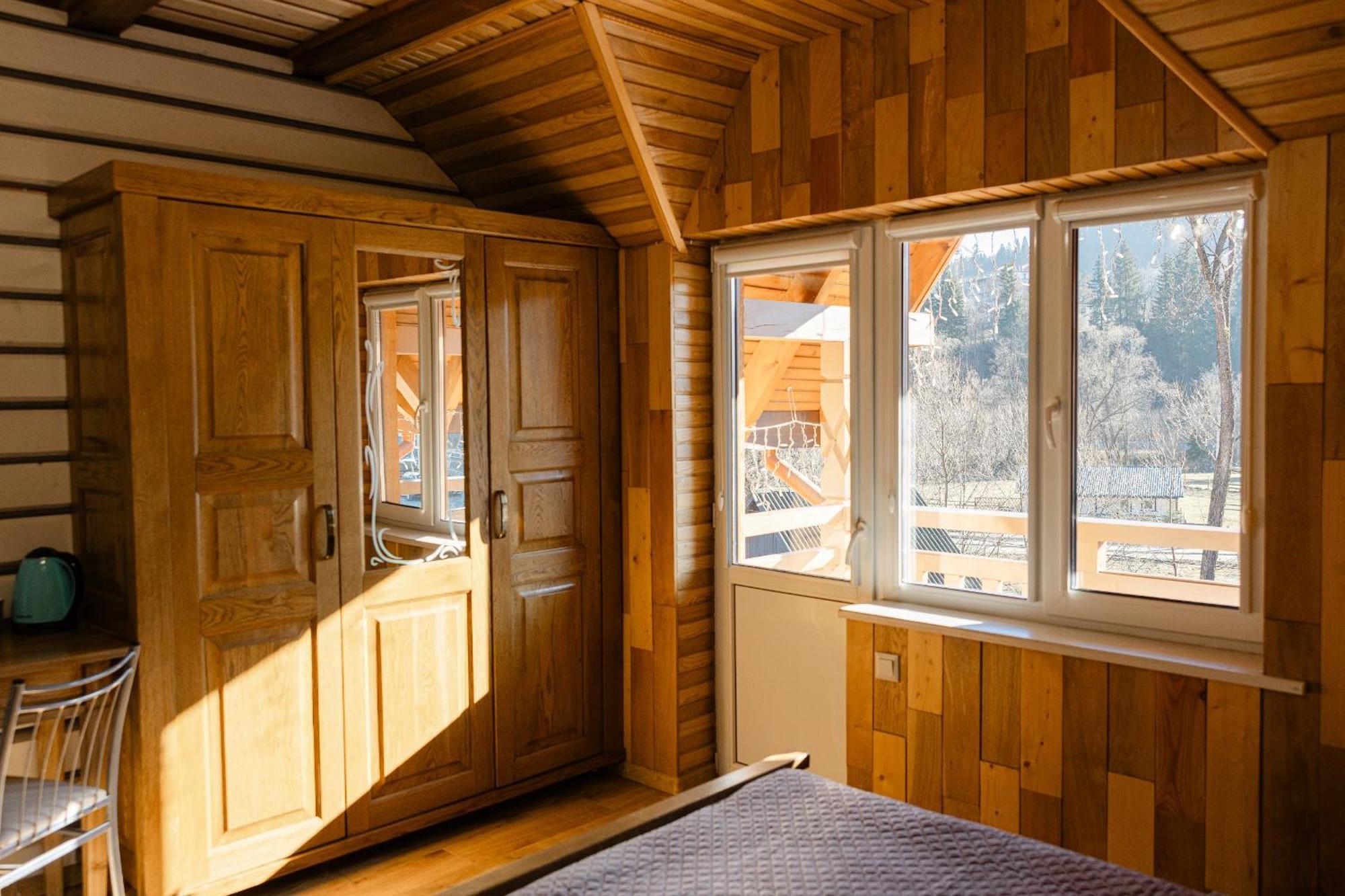 Zatyshok Nad Prutom Hotel Bukovel Kültér fotó